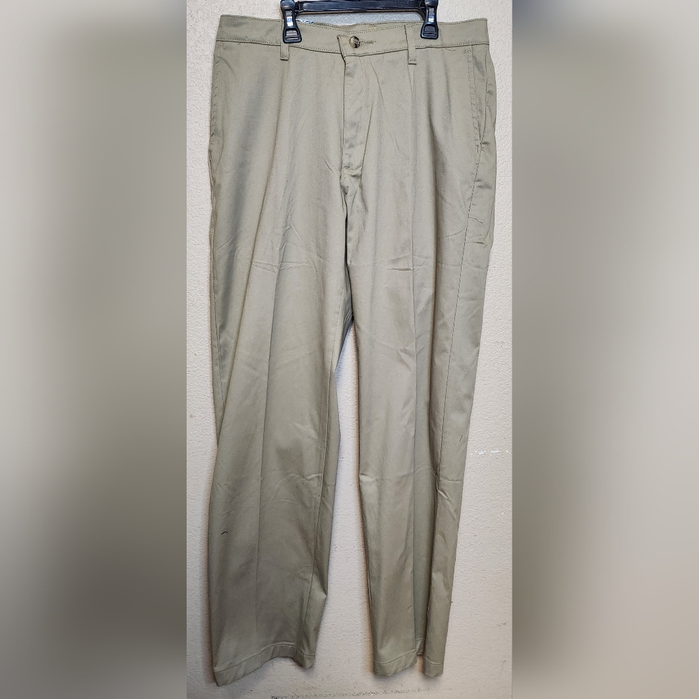 Lee Men's Khaki Total Freedom Relaxed Fit Dress Pants Size 33 X 34